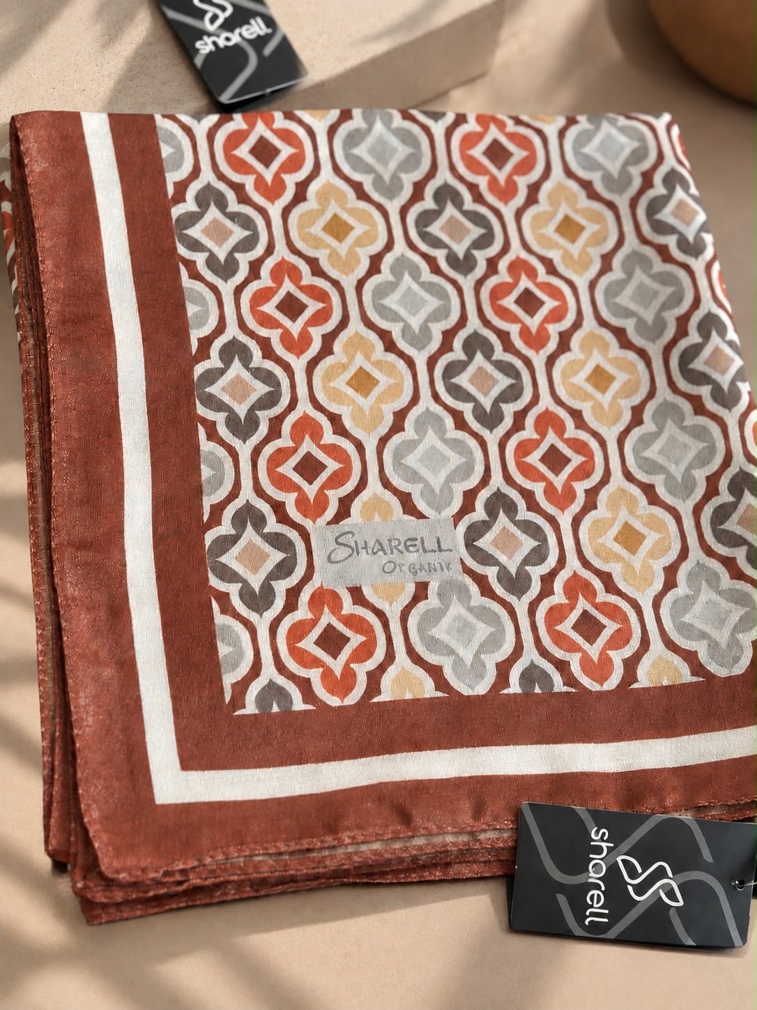 Desenli organic eşarp