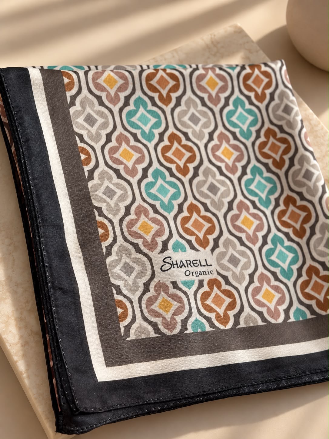Desenli organic eşarp